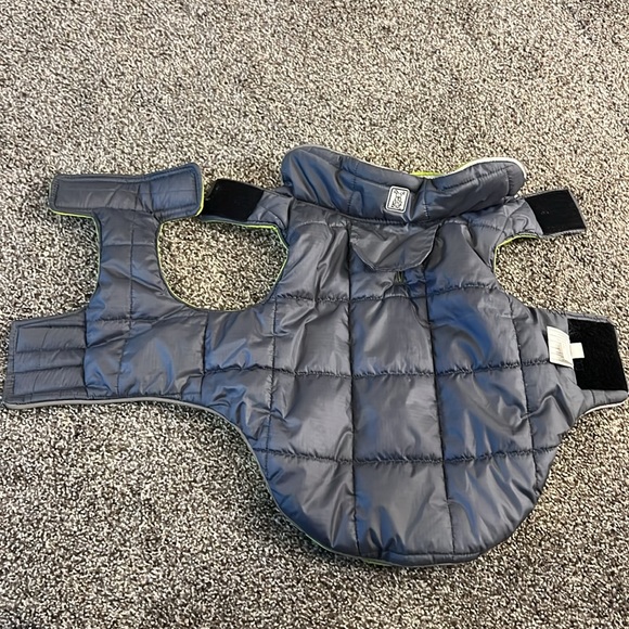 RC Pets Skyline Reversible Puffer Dog Vest - Picture 4 of 9